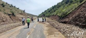 Устранены проблемы, вызванные селевыми потоками, на ряде дорог в Исмаиллы (ФОТО)