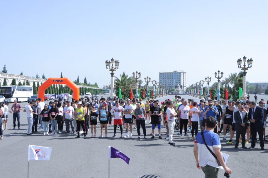 В Гяндже состоялся массовый забег с участием около 200 участников, посвященный 100-летию Гейдара Алиева (ФОТО)
