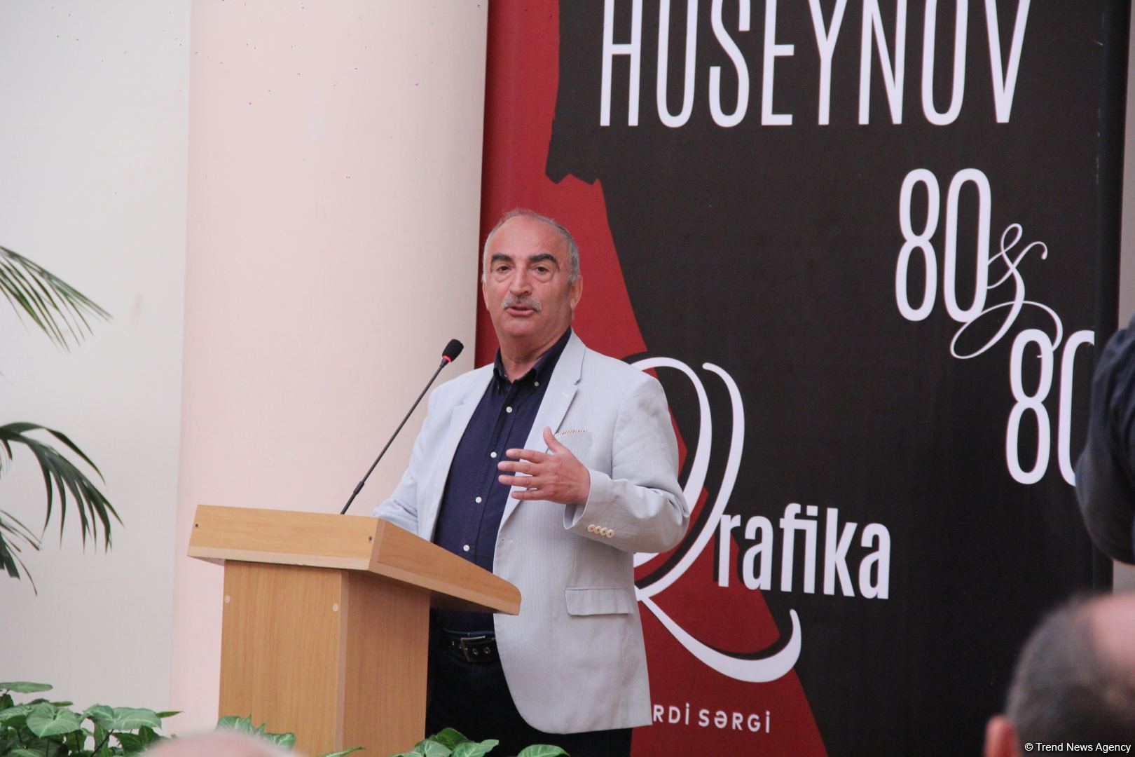 Arif Hüseynovun "QRAFİKA" adlı fərdi sərgisi açıldı (FOTO)