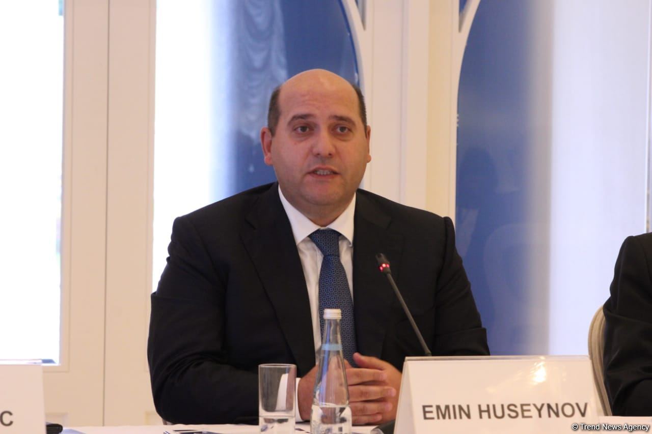 Работы по восстановлению  на освобожденных территориях Азербайджана идут быстрыми темпами - Эмин Гусейнов