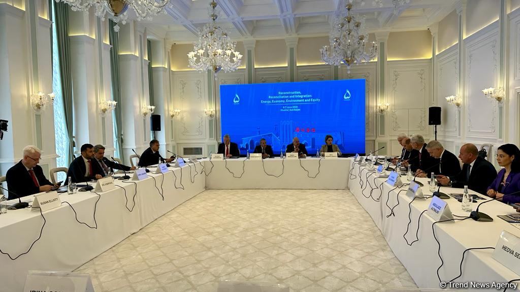 Some 30 ex-heads of states, governments gather in Azerbaijan (PHOTO)