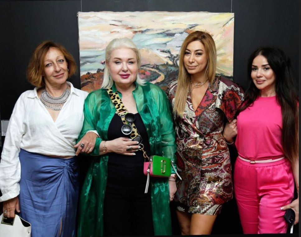 История и культура в лицах – в Баку открылась выставка портретов "İz" (ФОТО)