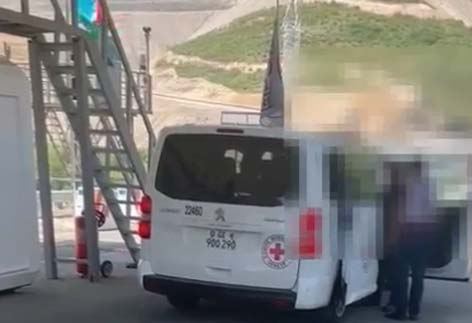 Armenian residents of Azerbaijan's Karabakh freely cross checkpoint on Lachin-Khankendi road (VIDEO)