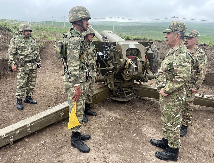 Министр обороны Азербайджана понаблюдал за командно-штабными учениями на освобожденных территориях страны (ФОТО/ВИДЕО)