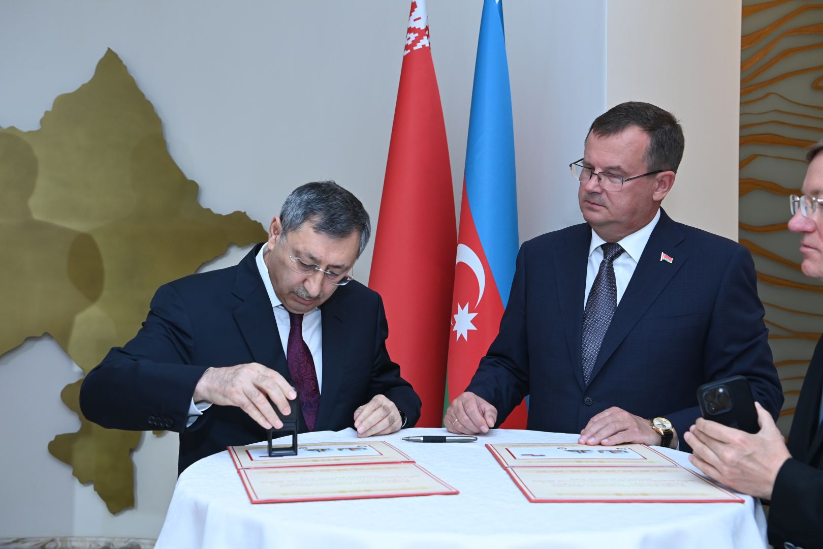 Отмечено 30-летие установления дипотношений между Азербайджаном и Беларусью (ФОТО)