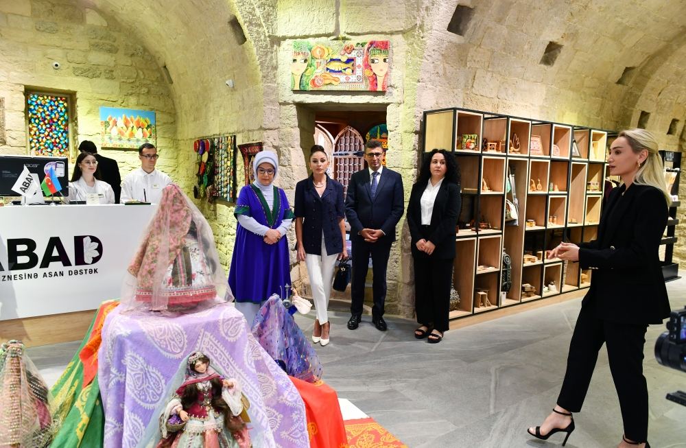 Первые леди Азербайджана и Турции посетили Ичеришехер (ФОТО/ВИДЕО)