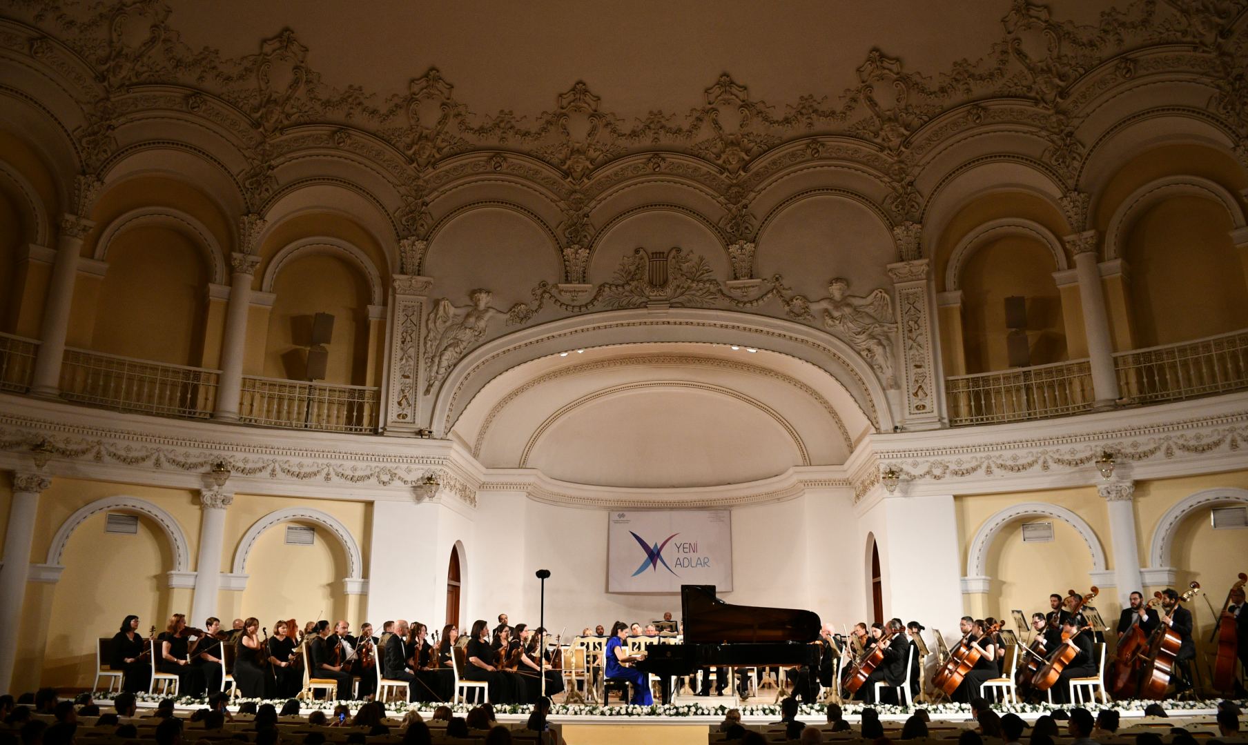 Мир прекрасной музыки, чистого звучания и талантливого исполнения – концерт в рамках проекта "Yeni adlar" в Баку (ФОТО)