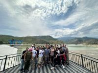 Группа зарубежных путешественников находится в Суговушане (ФОТО)
