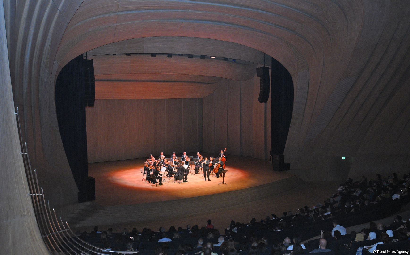 В Центре Гейдара Алиева состоялся концерт всемирно известного Венского камерного оркестра (ФОТО)