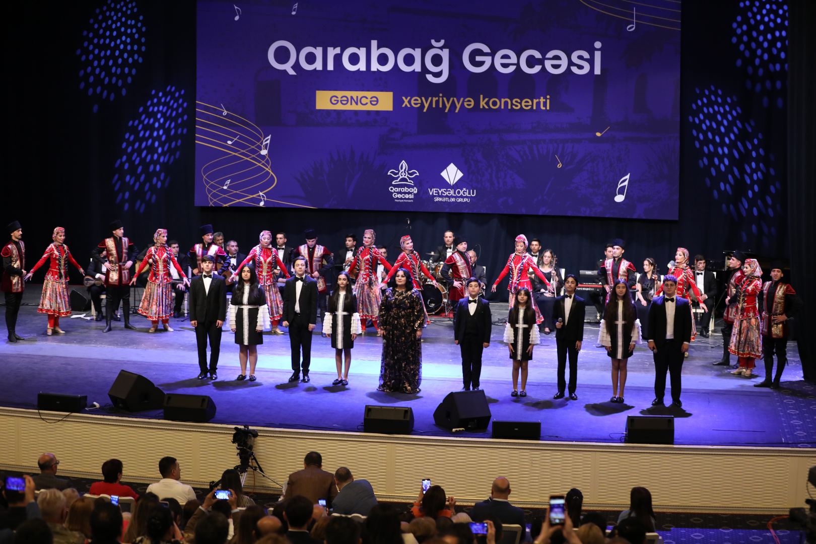 Qarabağ Dirçəliş Fondunun təşəbbüsü ilə Gəncədə “Qarabağ gecəsi” adlı xeyriyyə konserti keçirilib (FOTO)