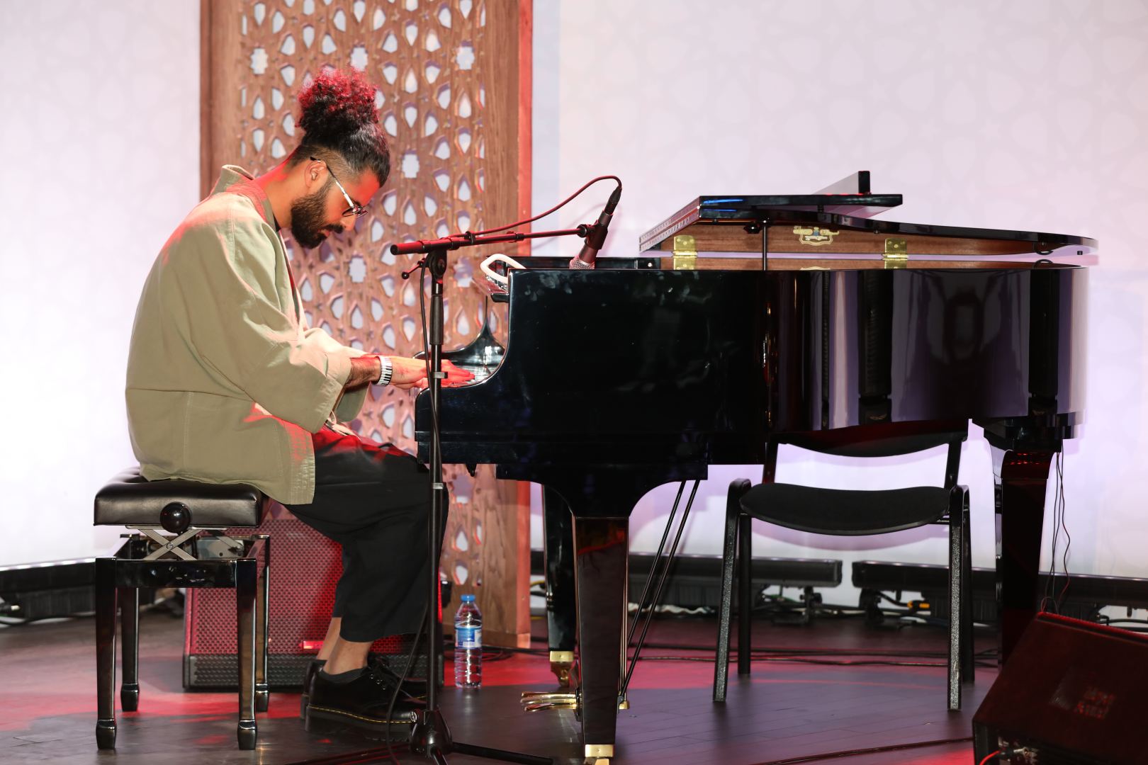 Etibar Əsədli illər sonra Beynəlxalq Musiqi Festivalında konsert verdi (FOTO/VİDEO)