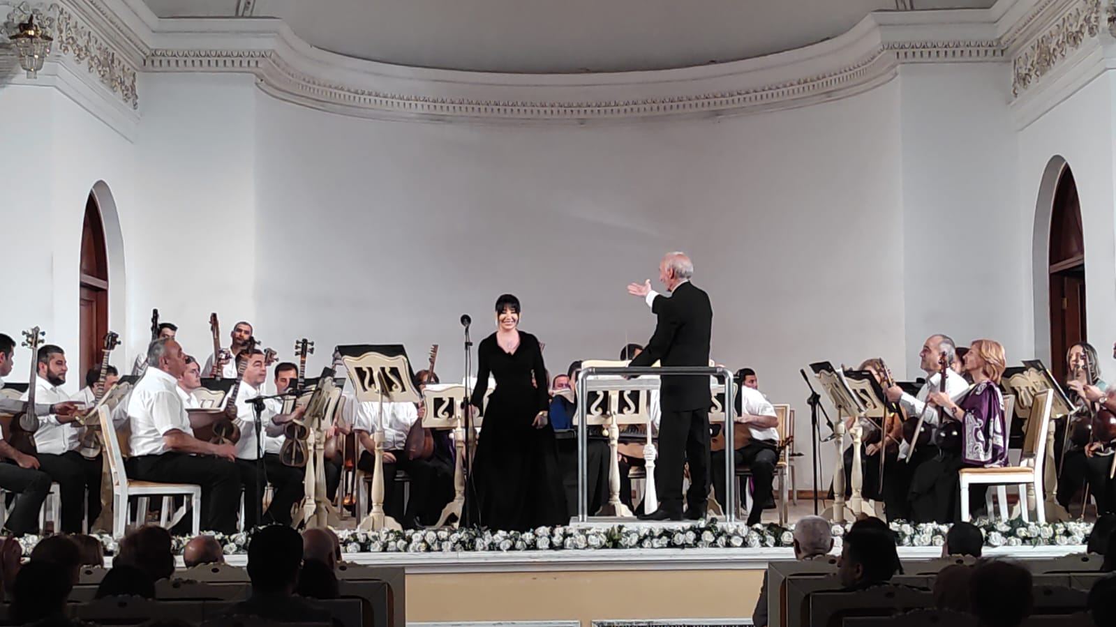 Приятная ностальгия и любимые мелодии – концерт в Баку (ФОТО)