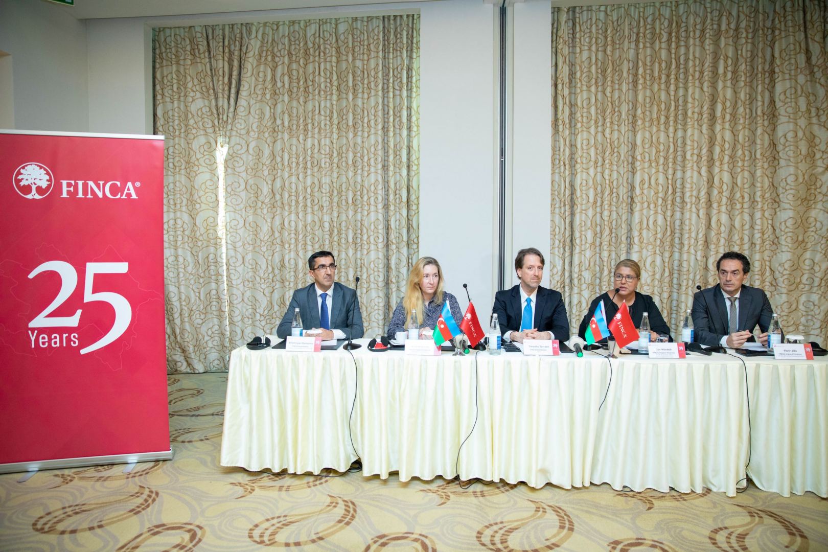 FIF CEO Andrée Simon praises FINCA results in Azerbaijan (PHOTO)