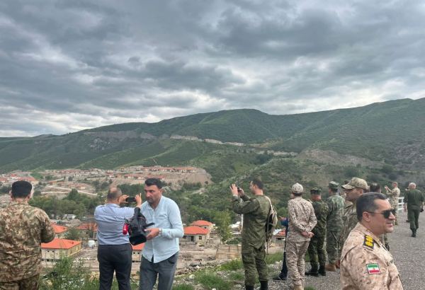 Diplomatik korpus nümayəndələri Laçının Zabux kəndinə gəliblər (FOTO)