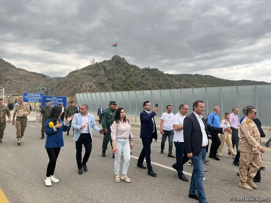 Representatives of foreign diplomatic corps arrive in Azerbaijan's Lachin (PHOTO)
