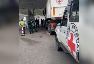 BQXK Laçın yolu ilə 15 xəstəni Xankəndidən Ermənistana apardı (VİDEO)