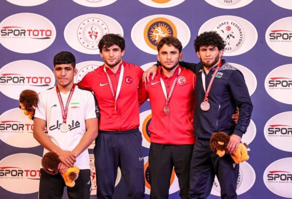 Азербайджанские борцы завоевали 12 медалей на международном турнире в Турции (ФОТО)