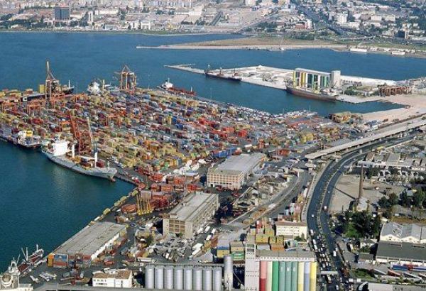 Türkiyənin İzmir limanı 900-dən çox gəmi qəbul edib