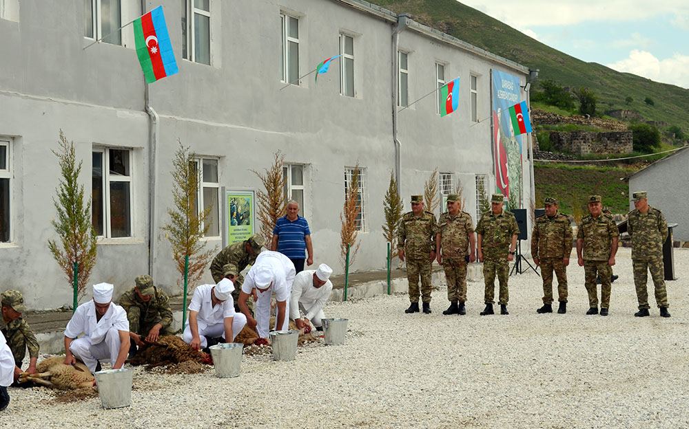 Начальник Генштаба ВС Азербайджана побывал на нескольких боевых позициях (ФОТО)