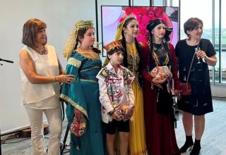 Азербайджан представлен на мероприятии "Международный день чая" в Париже (ФОТО)
