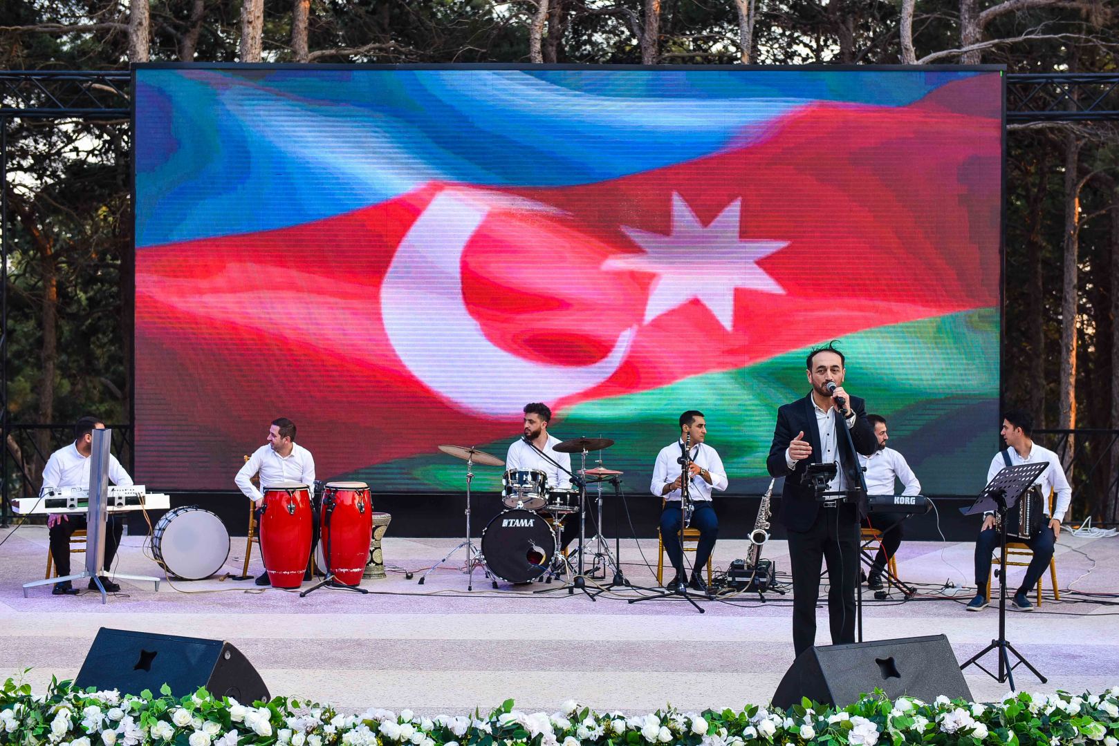 Салим Аббасов выступил в Баку с концертом – красивые и душевные песни (ФОТО)