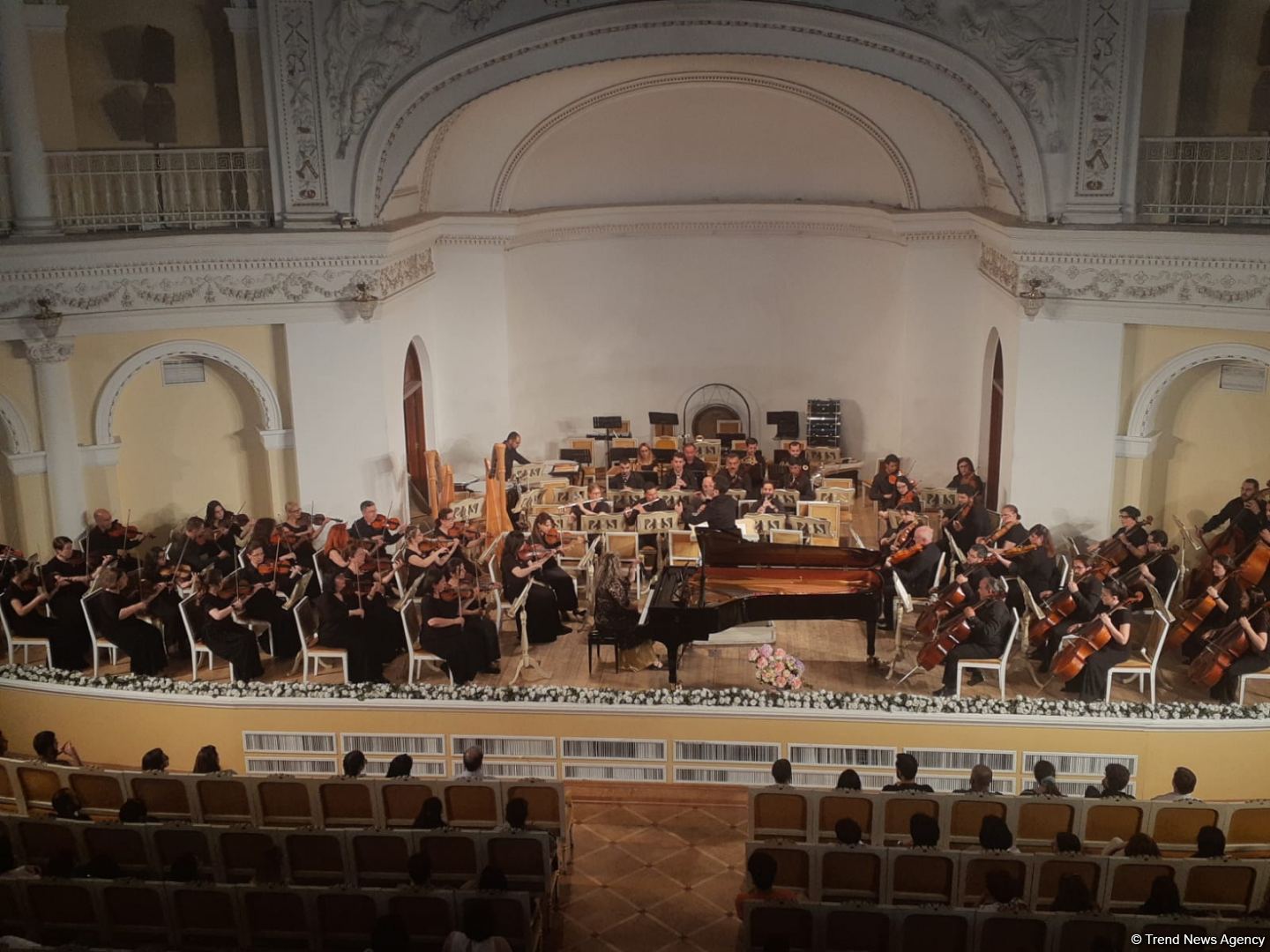 Прекрасный концерт в Баку – музыка, которая увлекает за собой и проникает в самые глубины сердец (ФОТО/ВИДЕО)