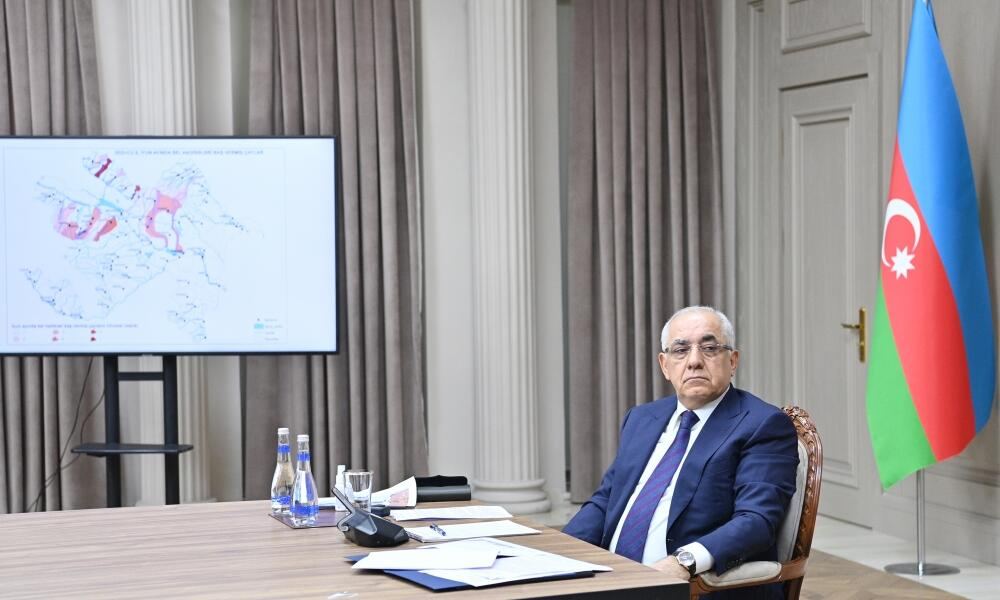 В Азербайджане состоялось совещание, посвященное ликвидации последствий селей и паводков, произошедших в последние дни в стране (ФОТО)