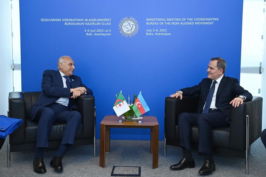 Azerbaijan, Algeria talk co-op within regional, multilateral formats (PHOTO)