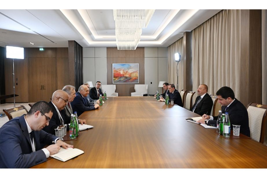 President Ilham Aliyev receives Algerian FM (VIDEO)