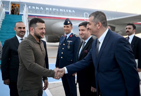 President of Ukraine arrives on visit to Türkiye