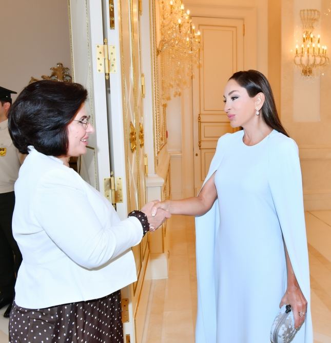 Состоялась встреча между Первой леди Мехрибан Алиевой и Первой леди Албании Армандой Бегай (ФОТО)