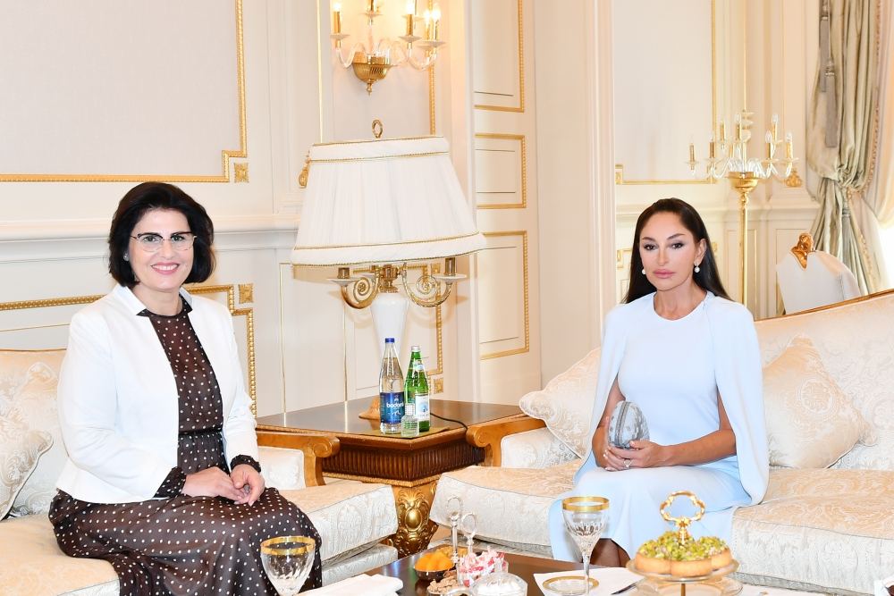 Состоялась встреча между Первой леди Мехрибан Алиевой и Первой леди Албании Армандой Бегай (ФОТО)