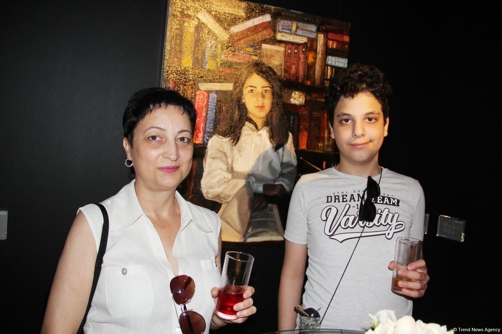 В QGallery открылась выставка Фарах Гаджизаде "Таинство света" (ФОТО)