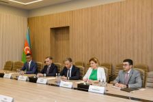 Azerbaijan, IsDB discuss co-op in transport and ICT areas (PHOTO)