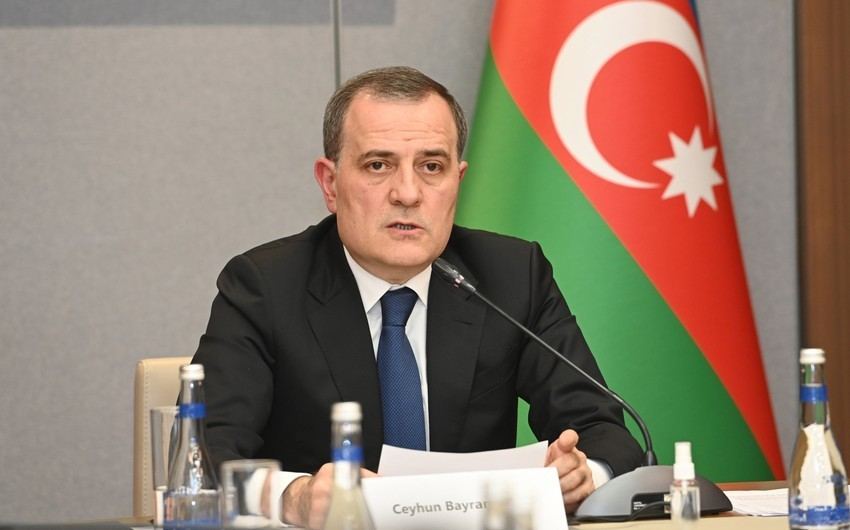 التقى وزير خارجية أذربيجان بالسفير السعودي المنتهية ولايته لدى أذربيجان