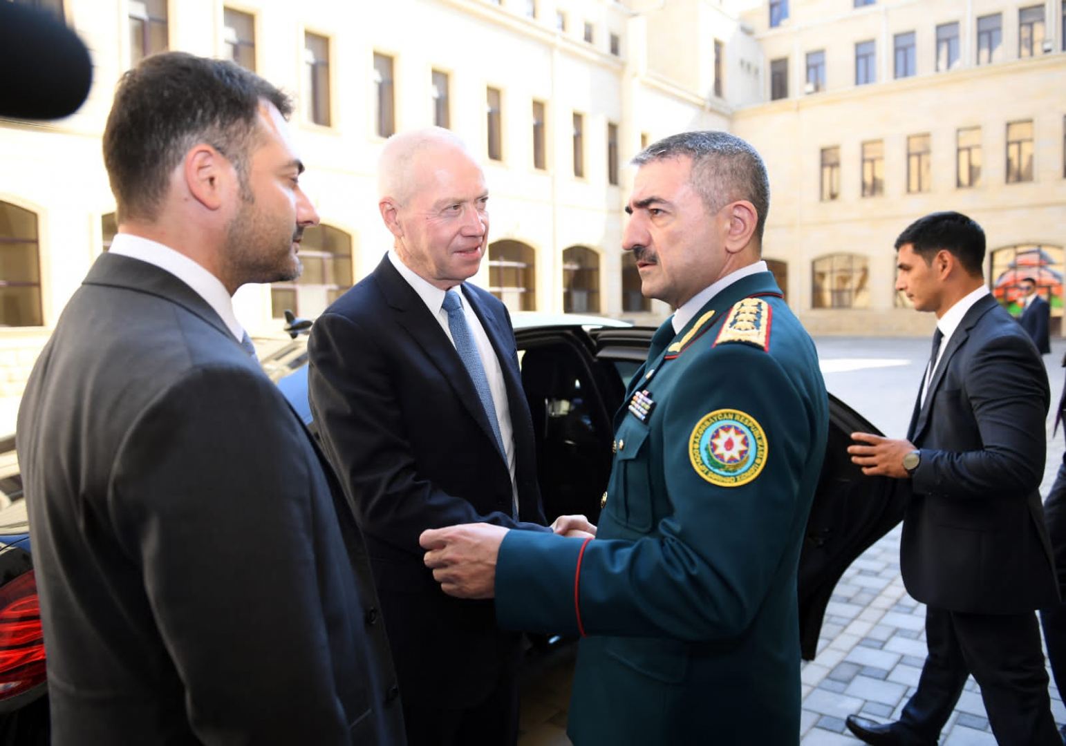 Эльчин Гулиев встретился с министром обороны Израиля (ФОТО)