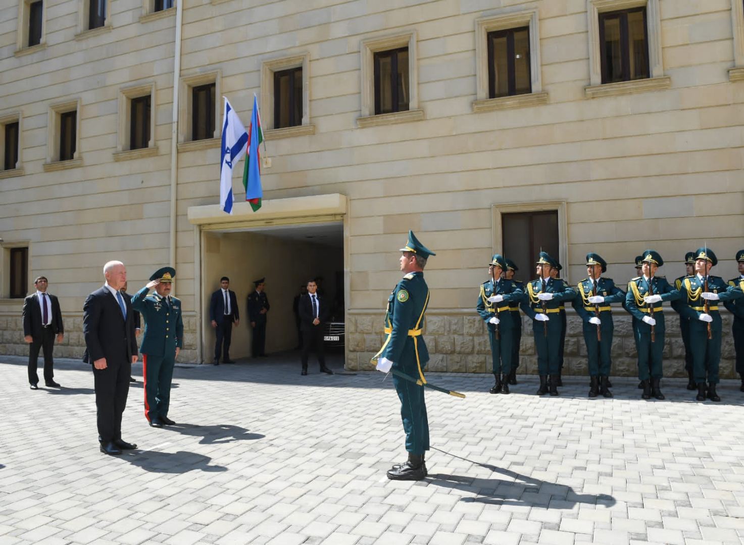 Elçin Quliyev İsrail müdafiə naziri ilə görüşüb (FOTO)