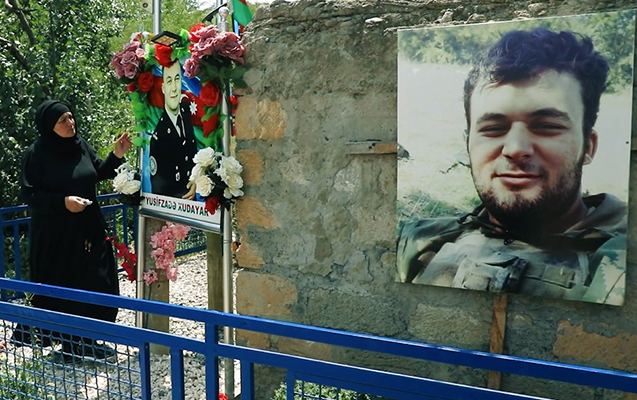 В Азербайджане мать шехида Худаяра Юсифзаде посетила места, где сражался и погиб ее сын (ВИДЕО)
