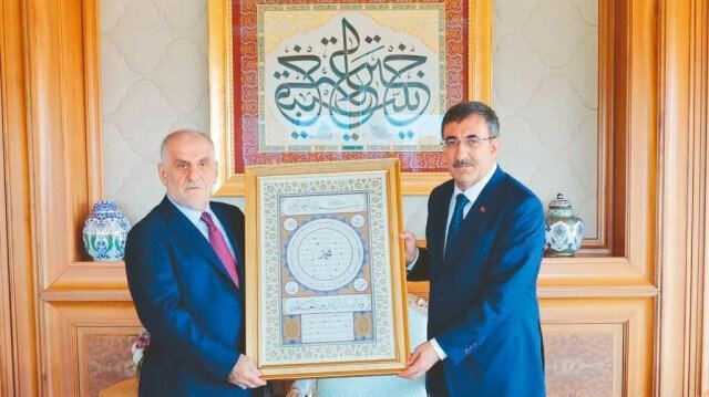 Cevdet Yılmaz "Albayrak Media"nı ziyarət edib
