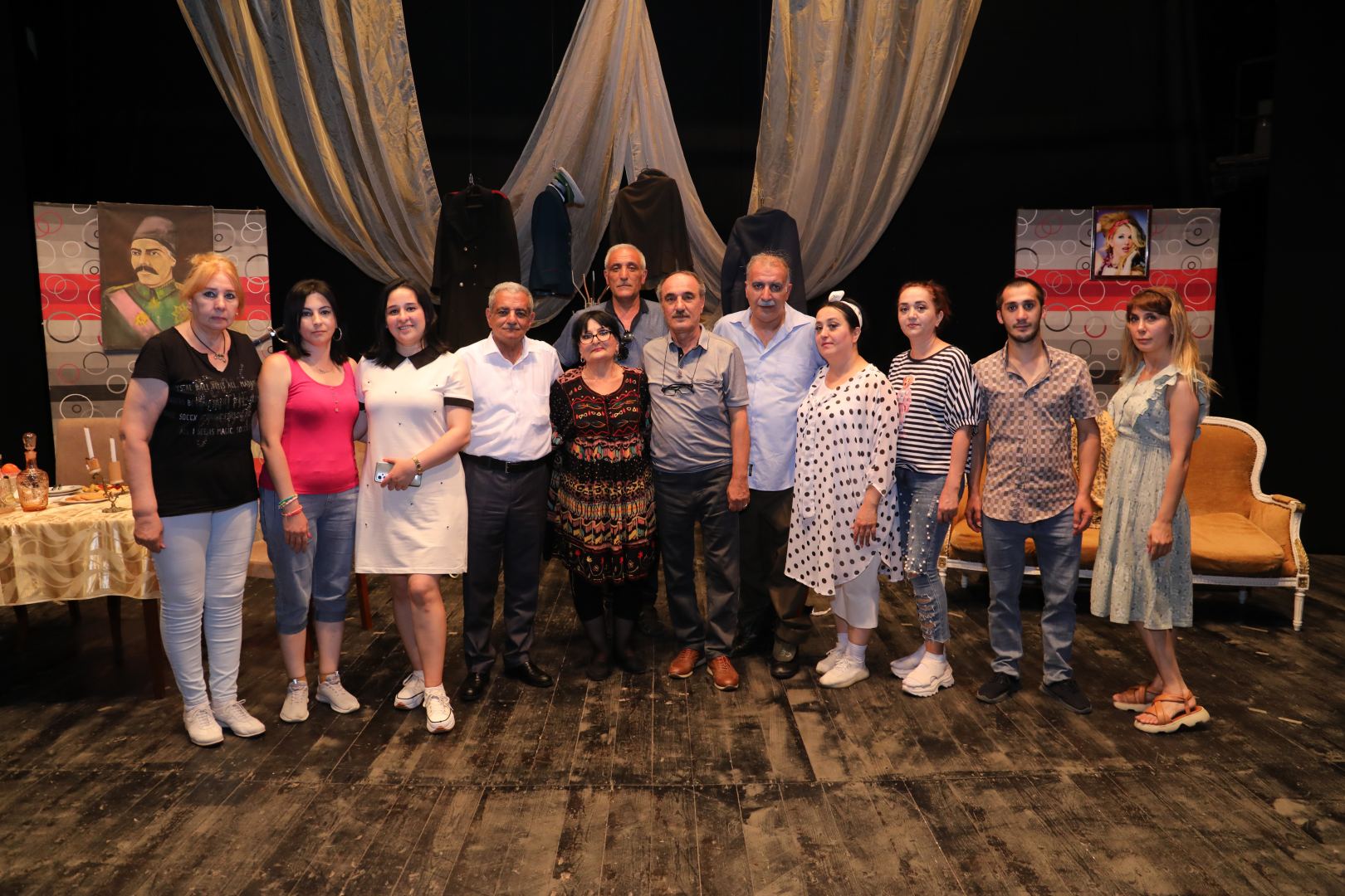 Sumqayıt Dövlət Dram Teatrı Lənkəranda "Öldür məni, canciyər" komediyasını oynayıb