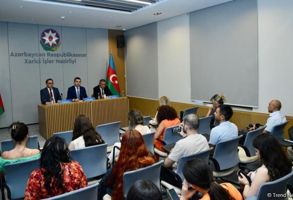 Азербайджан исключил из «черного списка» имена ряда представителей зарубежных СМИ (ФОТО)