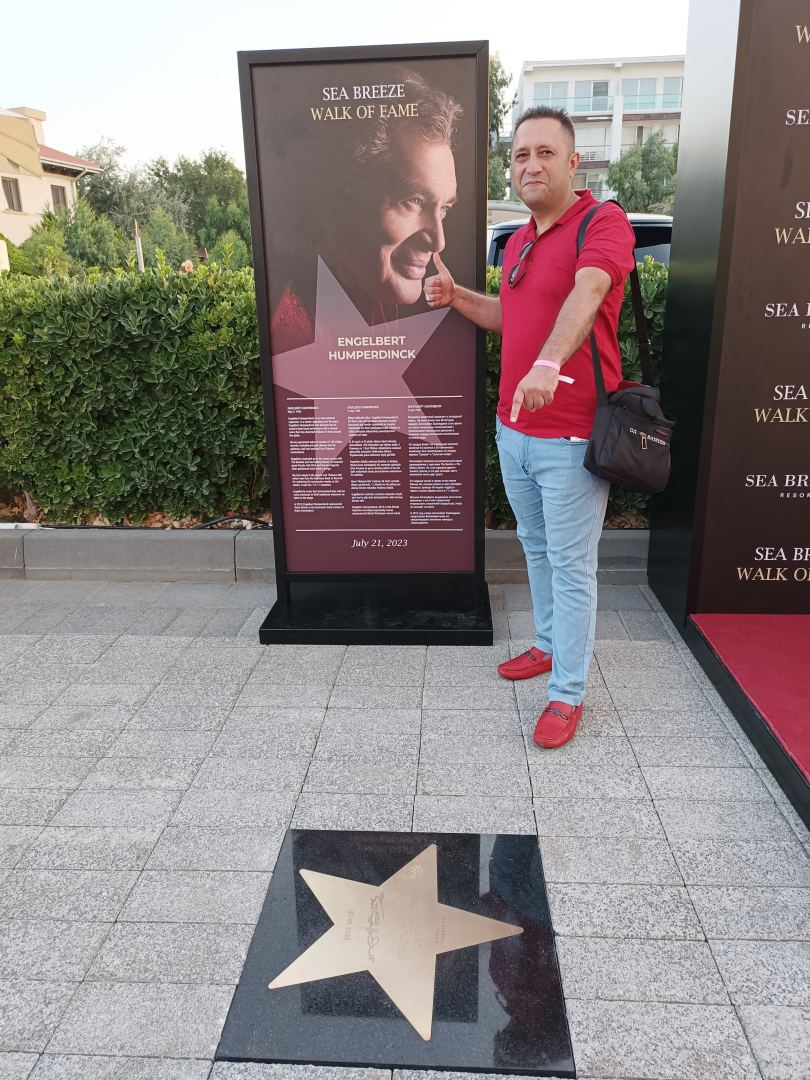 В Баку открылась Аллея звезд с участием легендарного Энгельберта Хампердинка и Эмина Агаларова (ФОТО)