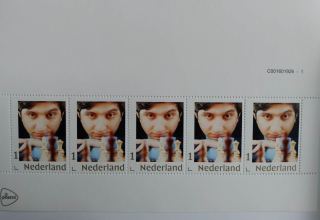 В Нидерландах выпущена почтовая марка в память о Вугаре Гашимове