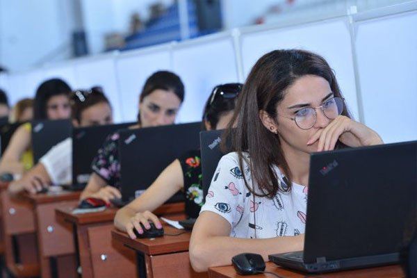 В Азербайджане начинается этап выбора вакансий по приему на работу учителей