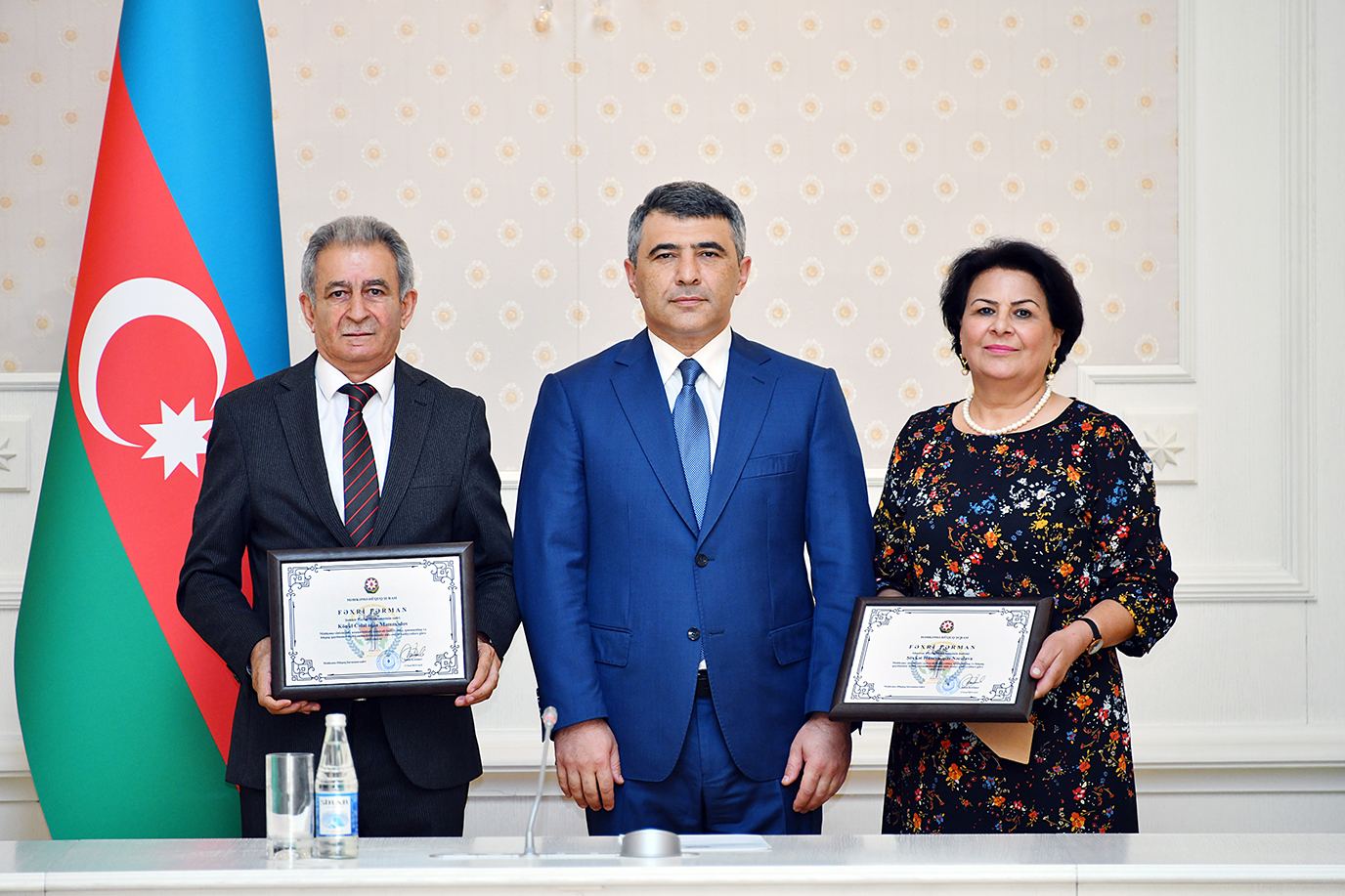 В Азербайджане двое судей районного суда отправлены на пенсию