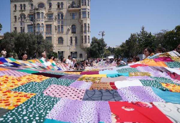 В Баку проходит второй Национальный фестиваль гурамы (ФОТО)