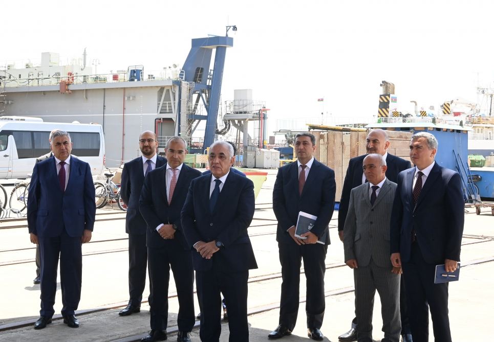 Azerbaijani PM visits Baku Shipyard