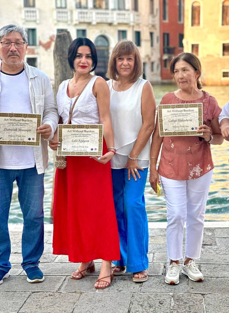 Азербайджанские художники представили свои работы в Венеции (ФОТО)