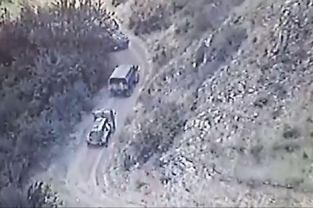 Российские миротворцы сопровождают незаконные военные перевозки армянских сепаратистов (ВИДЕО)