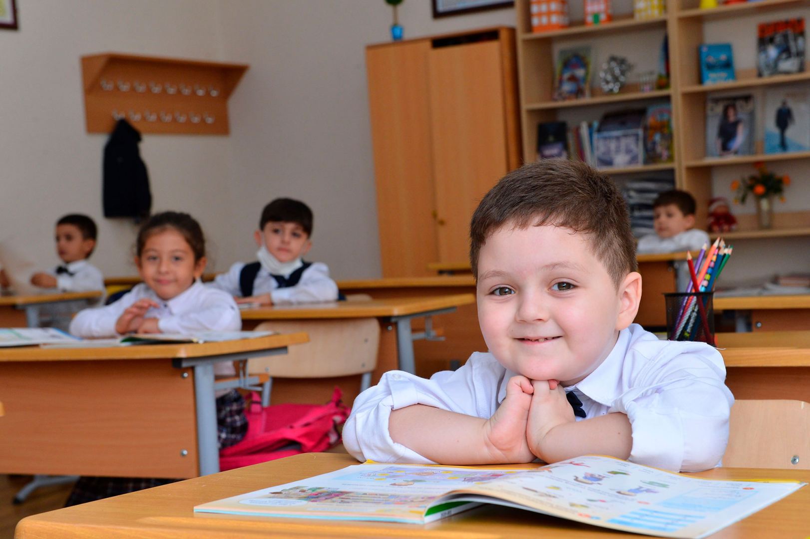 В Азербайджане с августа начнется перевод школьников на 2023-2024 учебный год